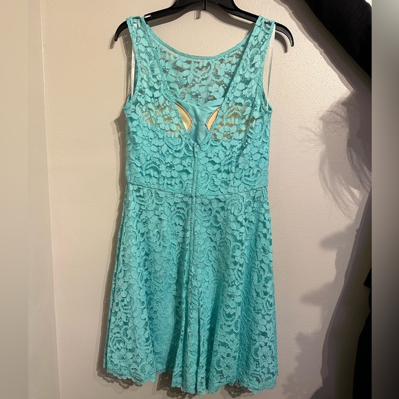 David’s Bridal women’s size 10 lace dress - Picture 2 of 5